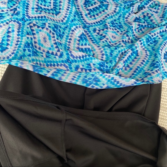 Alice & Olive 2X Asymmetrical Overlay Dress - Picture 7 of 8